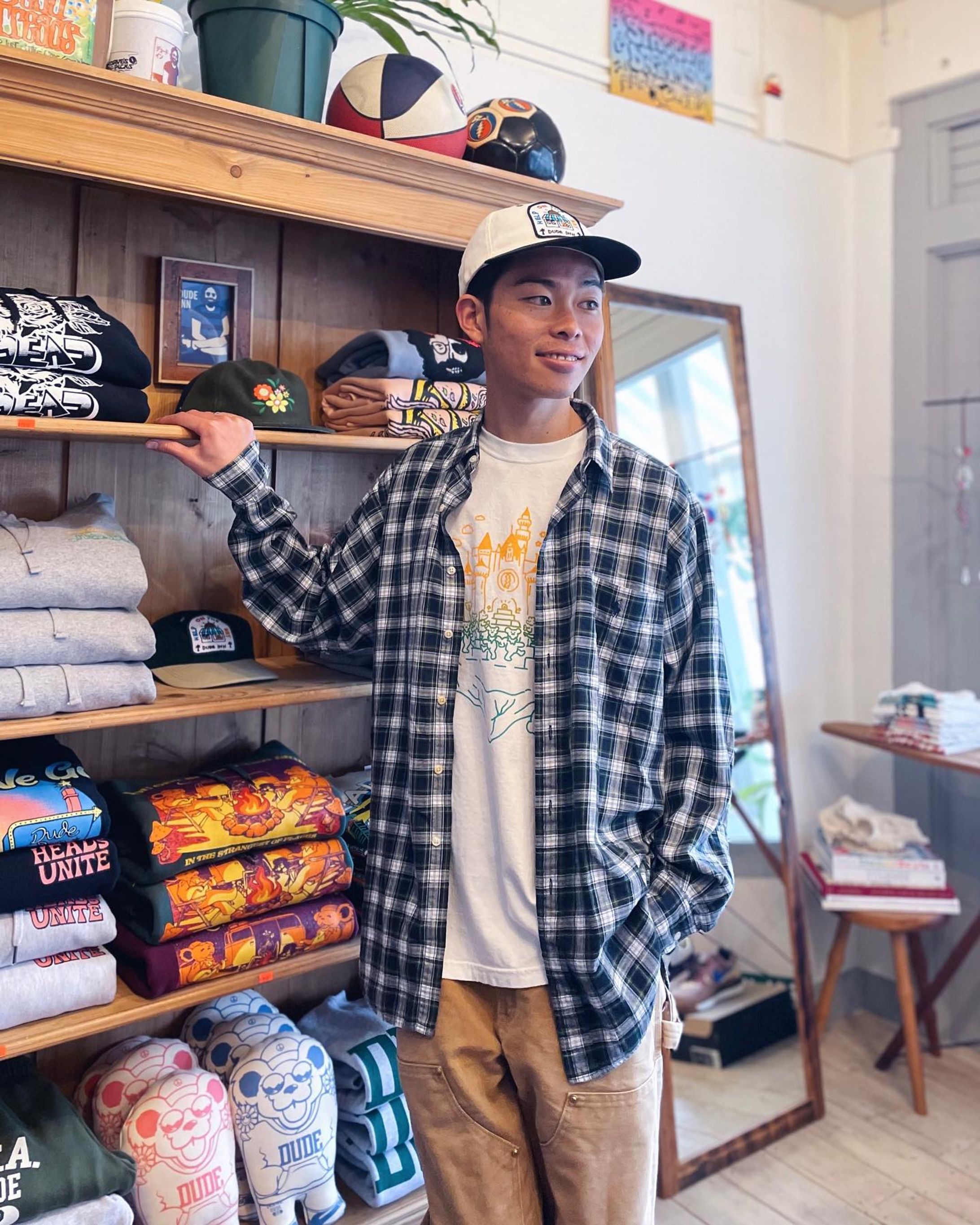 ”Welcome to heads island” Tee

Available @dudeinn store..🏠🌹🏃‍♂️
dudeinnにアイテムあります！

ニューシーズンな
グラデーションはフレッシュで
シャツと合わせても🙆‍♂️

そのままTシャツできてもグッドな
一枚になってます🌿☀️

White/short sleeve 半袖T
Black/ long sleeve  長袖T

image sizeL/ 180cm/65kg

#deadheadsunite #deadheadisland-1